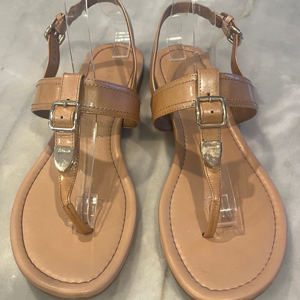 Coach Cassidy Nude Tan Leather T-Strap Sandals Gold Tone Detail, EUC, size 10/40